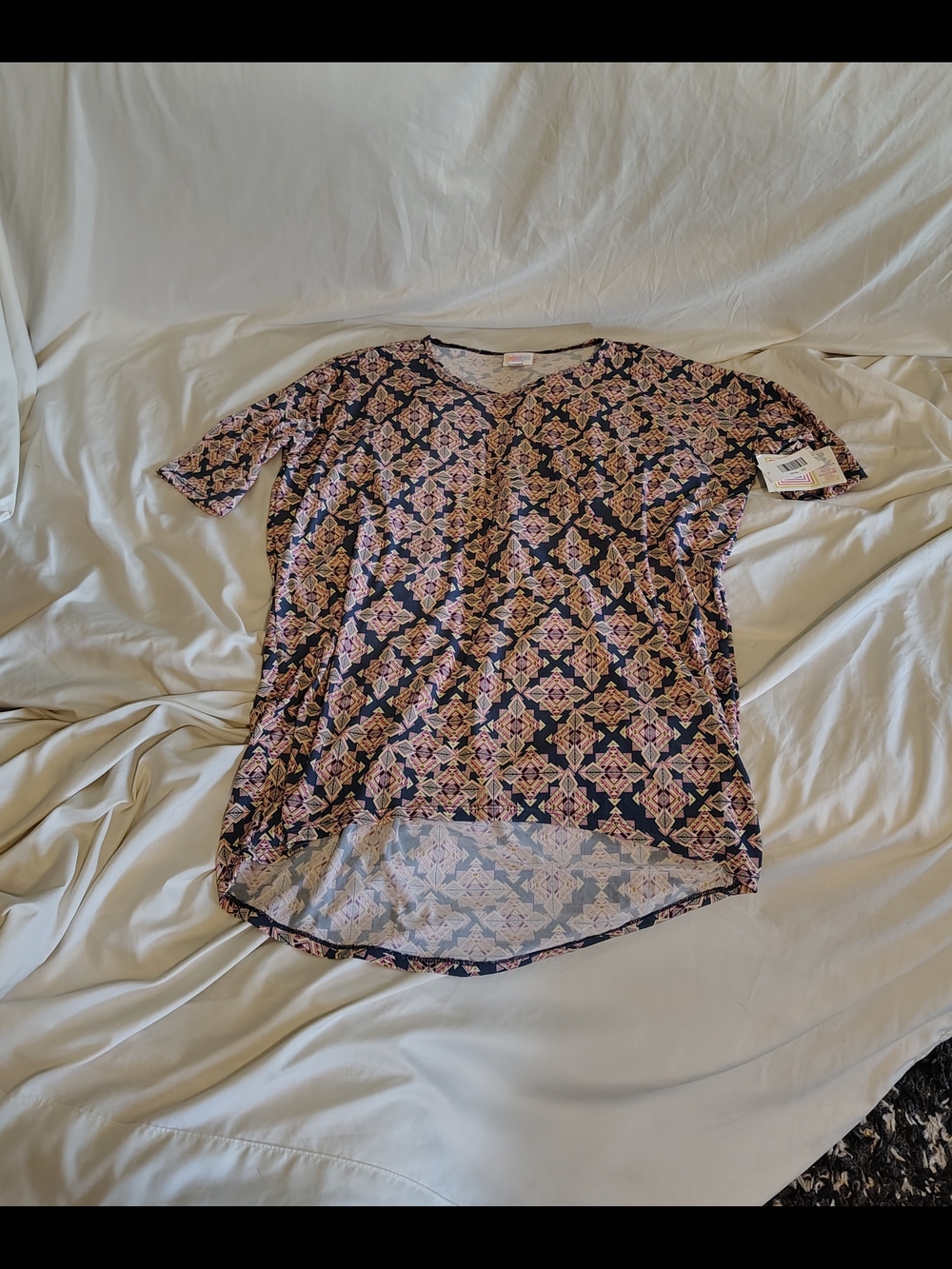Ladies XS Rare Trending Geometric V-Neck Short Sleeve Tunic Blouse